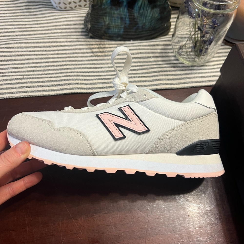 New balance 5.15 shoes size 7.5